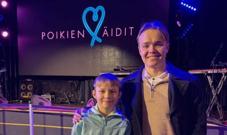 Robbe ja Mio Talas Poikien Äidit -risteilyllä