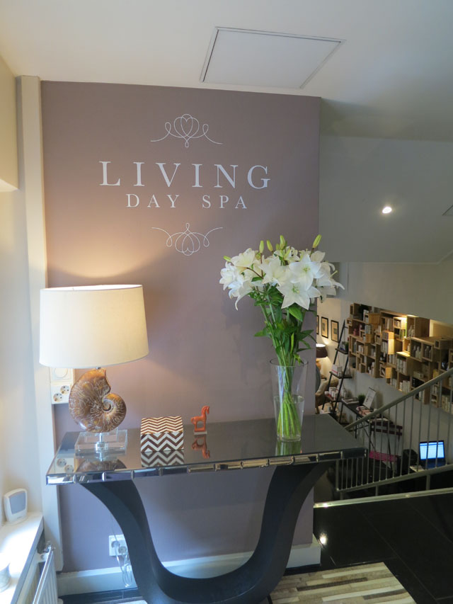 Karvat pois - Voita Living Day Span sokerointi