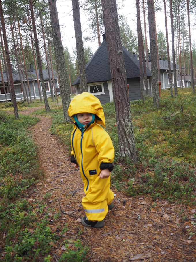 Metsäkylpy lapsille ja sopivat asut metsään