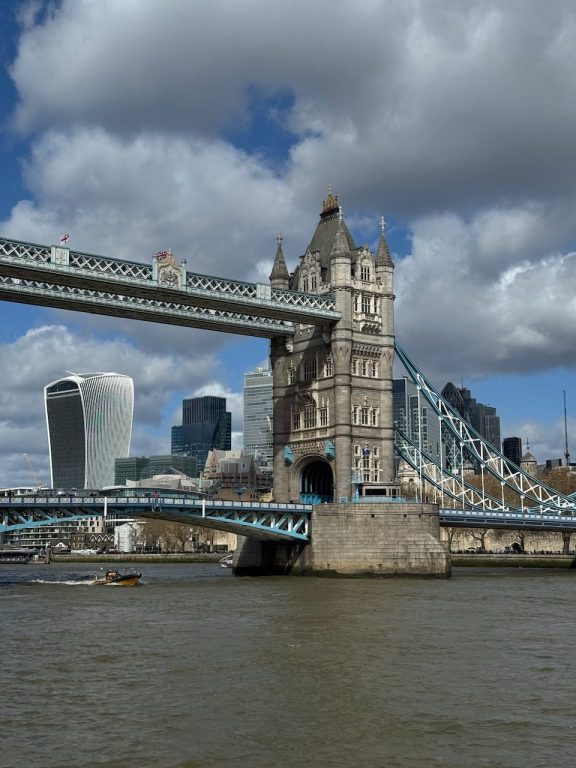 Thames-joen risteily Lontoossa
